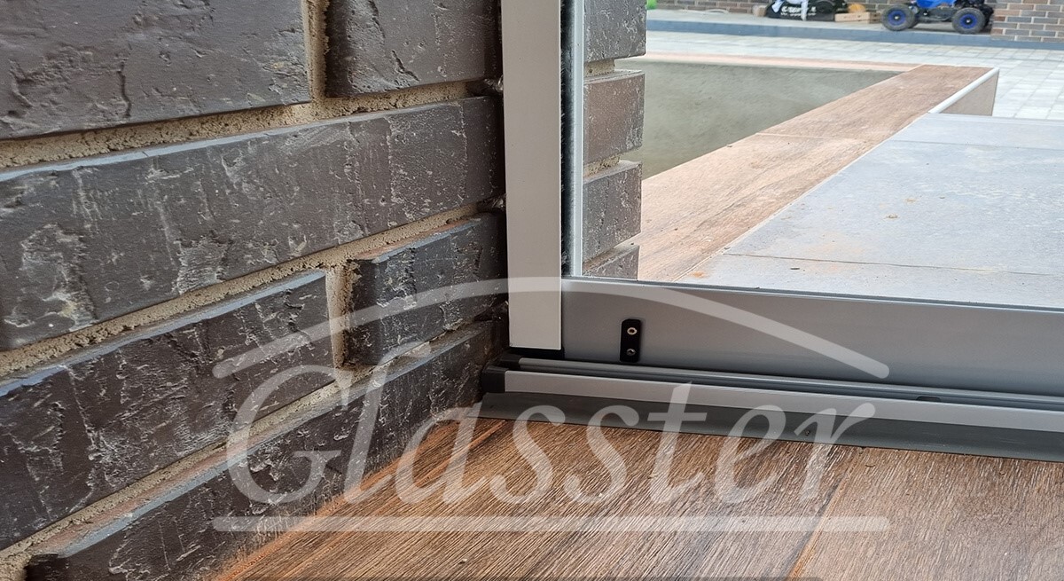 Glasster российский бренд безрамного остекления Примыкание профиля безрамного остекления